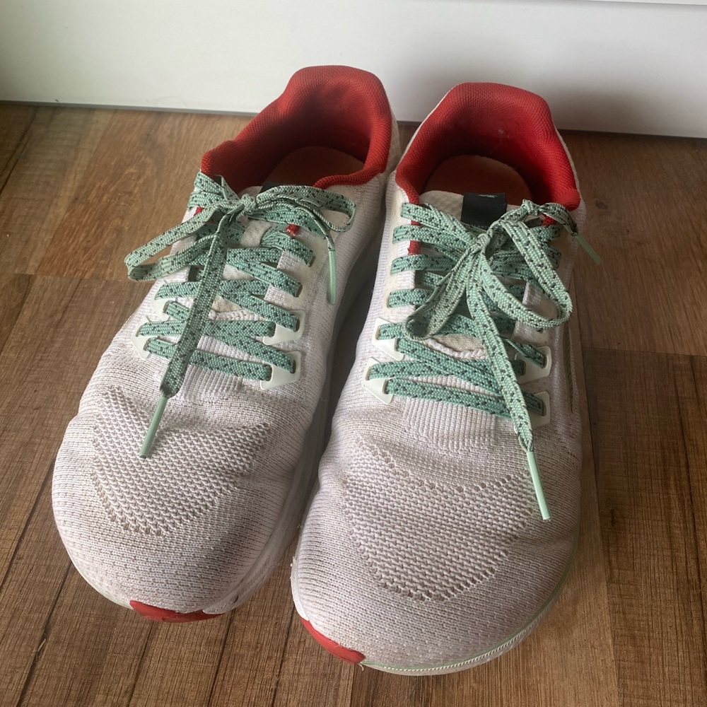 Altra Escalante 3 running shoe